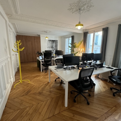 8. Bureau 1 - 2.jpg